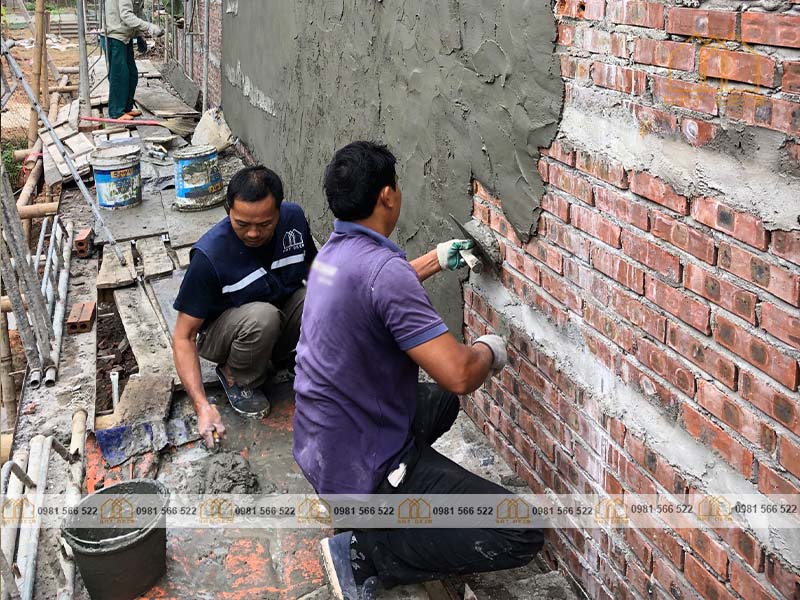 Ngôi nhà cũ kỹ ở Thủ Dầu Một cần được sửa chữa cải tạo lại phần thô