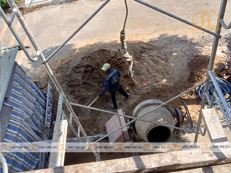 Đội ngũ thợ chuyên nghiệp sẽ giúp bạn hoàn thành công trình với chi phí thấp nhất