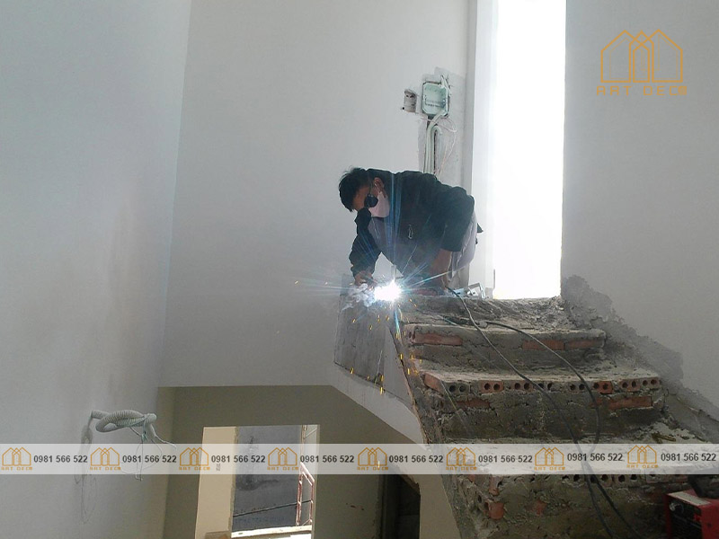Sửa chữa cầu thang cho nhà phố 2 tầng ở Yên Định